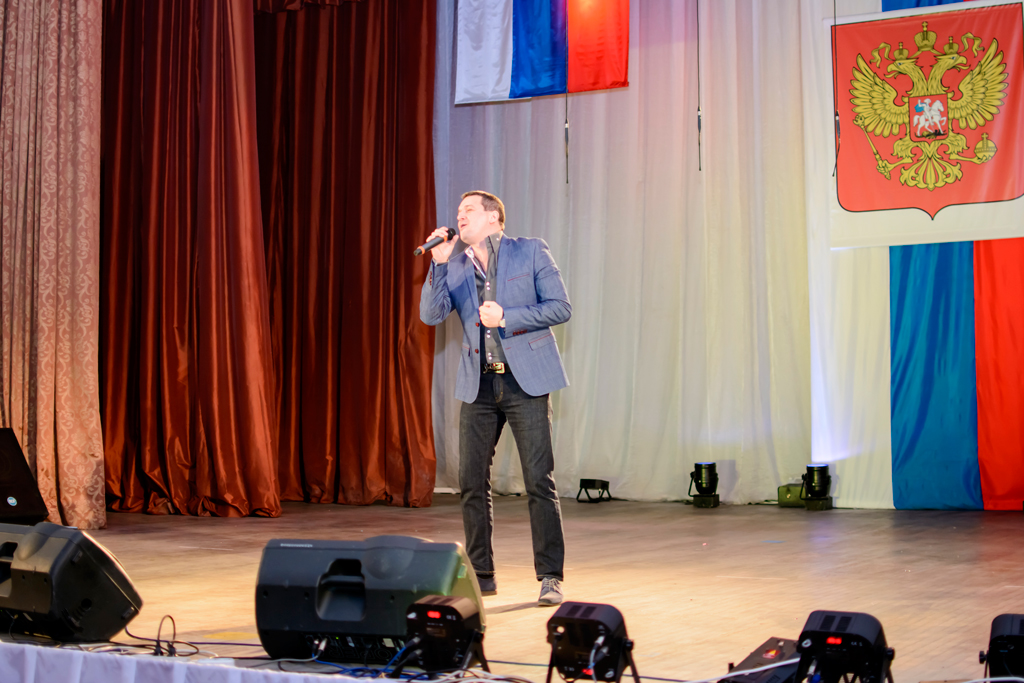 Праздничный концерт во Дворце культуры открыл череду мероприятий, посвященных Дню защитника Отечества.