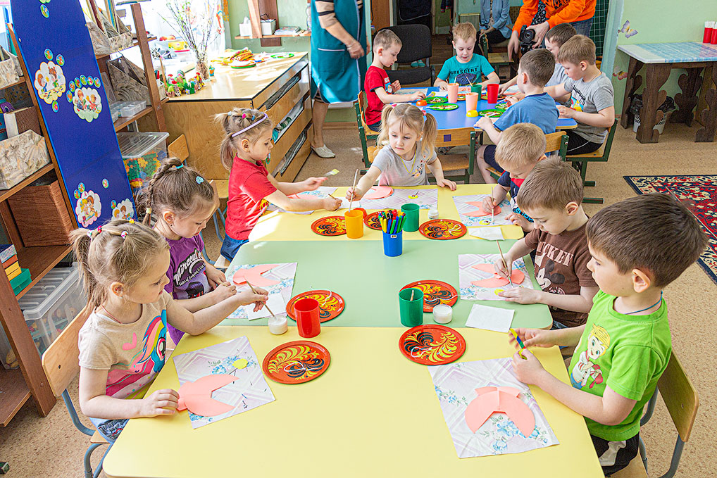 В рамках творческих мастерских воспитанники детских садов Озерного стали участниками акции “Добрый ангел”.