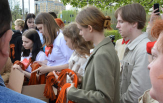 Более 80 тысяч Георгиевских ленточек раздали волонтёры в Тверской области
